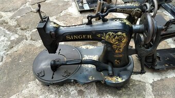 sbírka šicích strojů - 9