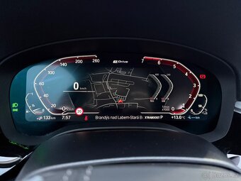 BMW 530e. 215 kW . 140000 km. - 9