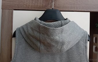 Puma mikinová vesta vel. 152/XS nová - 9
