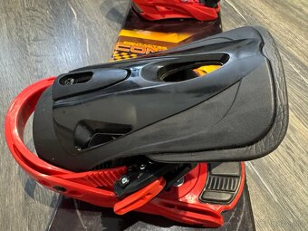 Komplet/set snowboardové prkno 124 cm + vázání + boty vel.33 - 9