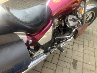 Prodám Honda CX 650 Custom - 9