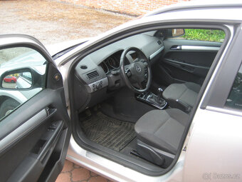 OPEL ASTRA 1.9 CDTi CARAVAN KLIMA TAŽNÉ NAVI - 9