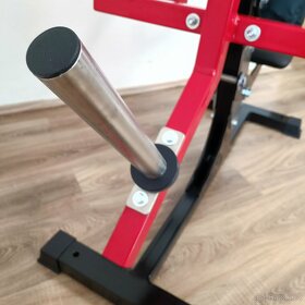 Posilovací stroj na triceps a hrudník - 9