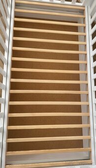 Bila postylka se suplikem a antialergickou matraci - 9