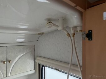 Hobby de luxe 440, 4 osoby, bojler, sprcha, fr.postel, stan - 9