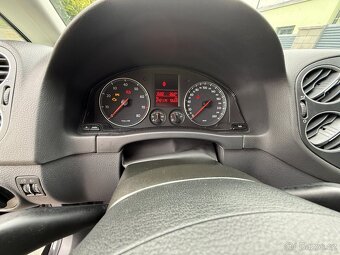 Prodam cerny VW golf plus 1,6 - 9