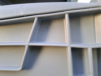 KURNÍK PRO SLEPICE - 9