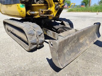 Minibáger Komatsu PC15, váha 1550kg. - 9