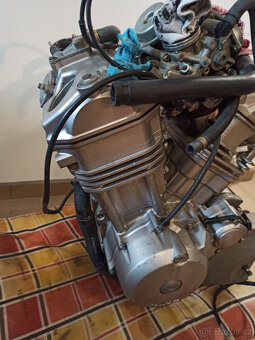 Motor kompletní Honda Transalp 650 R.V.2002 - 9