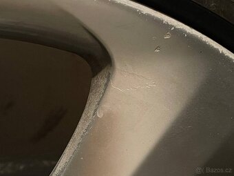 Prodám Kola Toyota 235/40R19 - 9