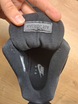 Air Jordan 4 Black Cat 2025 - 9