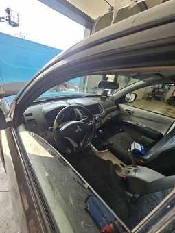 Mitsubishi L200 - 9