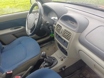 Renault Thalia 1.4 16V 72Kw RV.2004 - 9