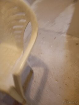 stolek na slunečník+ židle-plast - 9