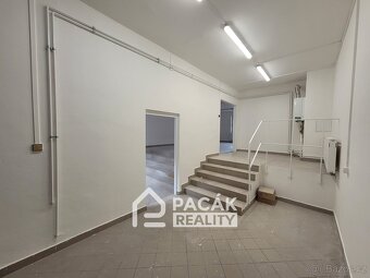 Pronájem kanceláří s výměrou 78m2 se dvěma výlohami a dvěma  - 9