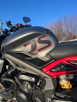 Triumph street triple 765 RS 2022 - 9