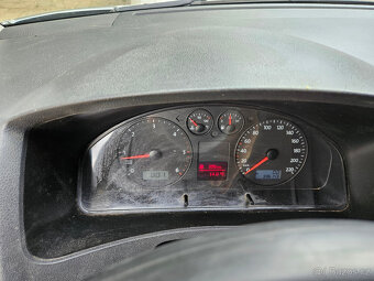 VW Multivan T5 2,5 TDI, Long, Manuál, REZERVACE - 9
