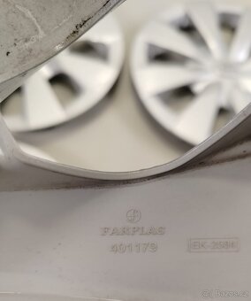 Poklice Toyota 15" 4ks - 9