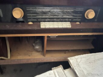 Rádio s gramofonem a pár drobností - 9