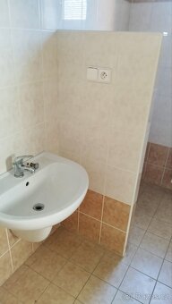 PRONÁJEM KOMERČNÍCH PROSTOR - 9