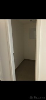 Pronájem bytu 2 kk na dobré adrese - 9