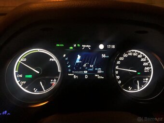 Toyota Camry Executive Hybrid - 9