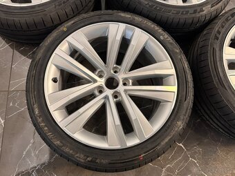 original alu kola vw sharan r18 letní 7N0601025F - 9