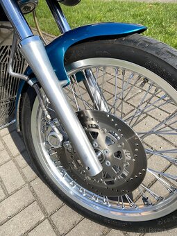 Suzuki VS800 Intruder - 9