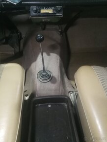 Mercedes W110 200 dvojitá karburace - 9