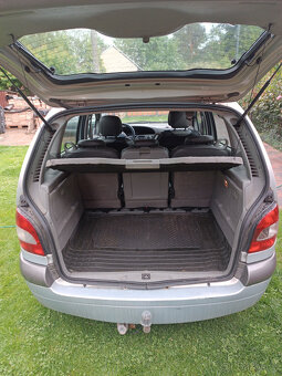 Renault Scénic 1.9 Dci 75 kW - 9