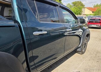 Toyota Hilux 2.8-4x4-EXECUTIVE-TAŽNÉ 3,5t - 9