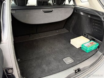 Renault Megane 1.6i 74 kw / 2011 - 9