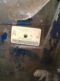 Cadillac 500cui,8,2 V8 motor a převodovka - 9