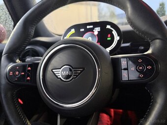 Mini Cooper SE 2022, pouze 15200 km, aktivní parkovací asist - 9