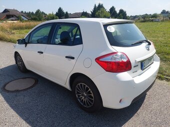 Toyota Auris 1.4 D-4D m.2013 jen 159000km - 9