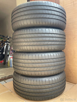 NOVÁ ORIGINÁL R18 SADA ŠKODA SUPERB III 235/45/18 R.V. 2024 - 9