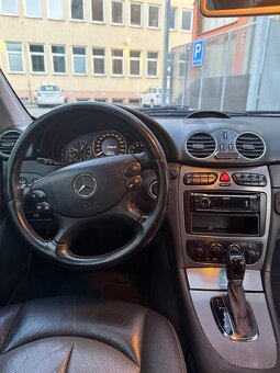 Mercedes-Benz CLK 320i 3.2 V6 - 9