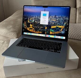 Apple MacBook Air 15" 2025, M4 10-Core, 16GB/256GB, modrý - 9