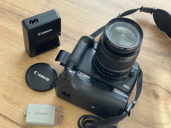 Digitální zrcadlovka Canon EOS 500D + 18–55 IS + Grip - 9