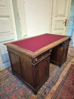 Starožitný psací stůl s bohatým řezbářstvím - Prostorový - 9