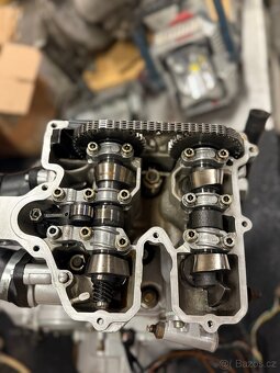 Aprillia/BMW - motor Rotax 650 - 9