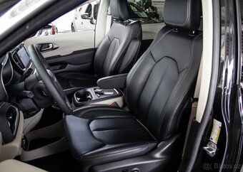 Chrysler Pacifica - 9