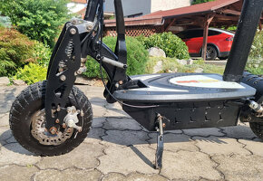 Prodám elektrokoloběžku Nitro Scooters - 9