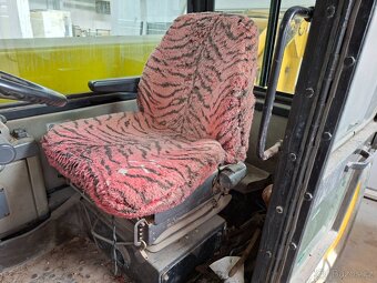 CATERPILLAR TH 63 4X4 - 9