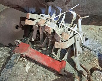 vari 2T s převodovkou, kultivátorem, pluhem - 9