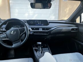 Lexus UX 250h 8/2022 135 kW Zimní kola zdarma - 9