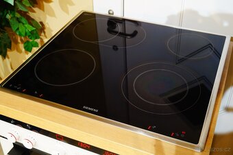 Siemens bílý sporák HE 764260, vyjížděcí dveře - 9
