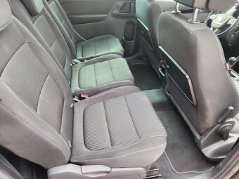 Alhambra 4x4 2.0TDI 103kw 7 míst Xenony Pano Navi ALU 17 - 9