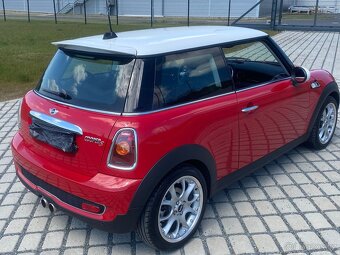 MINI COOPER S 128KW AUTOMAT-NAJETO POUZE 18tis.km TOP STAV - 9