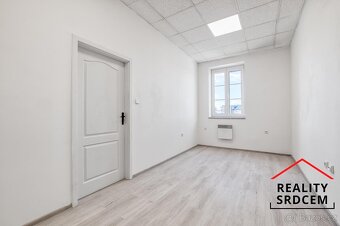 Pronájem zrekonstruovaného bytu 3+kk s pracovnou, 82 m2, ul. - 9